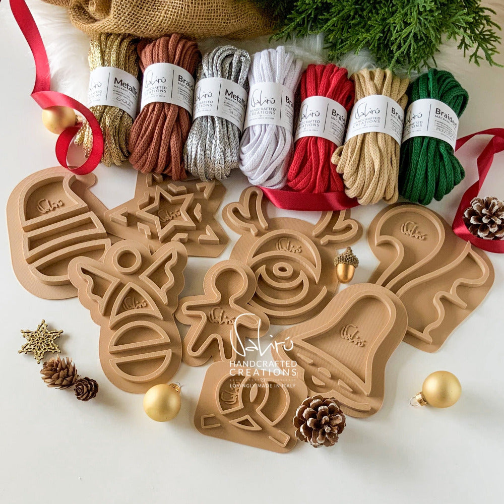 Kit Natale Tricotin con 7 braided cords colorate e makers natalizi a scelta per creare decorazioni handmade