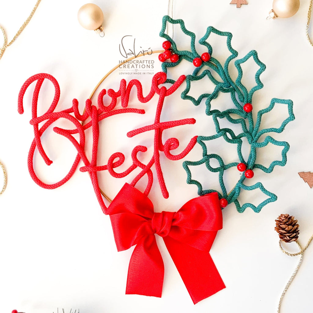 fuoriporta ghirlanda natalizia italia realizzata a mano artiguanato rosso verde fiocco valiru 